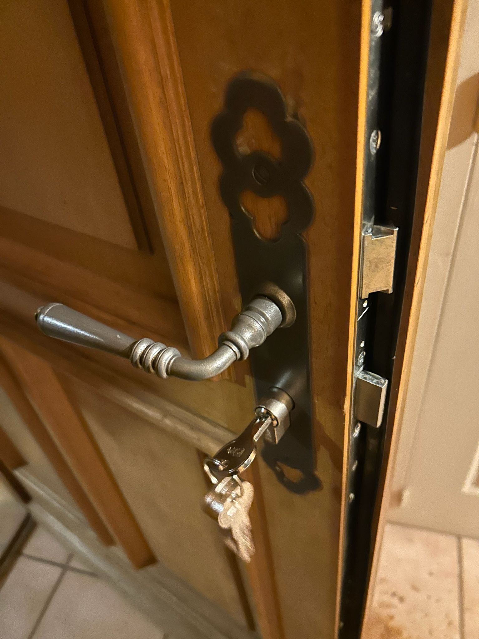 Remplacement d'un système de serrure HS — après