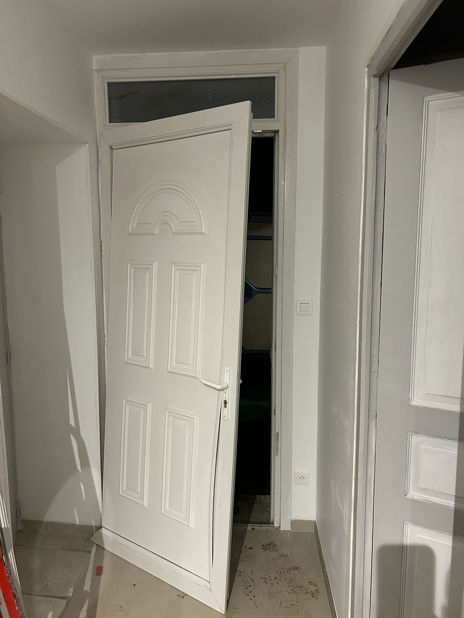 Effraction porte PVC — mise en sécurité — avant
